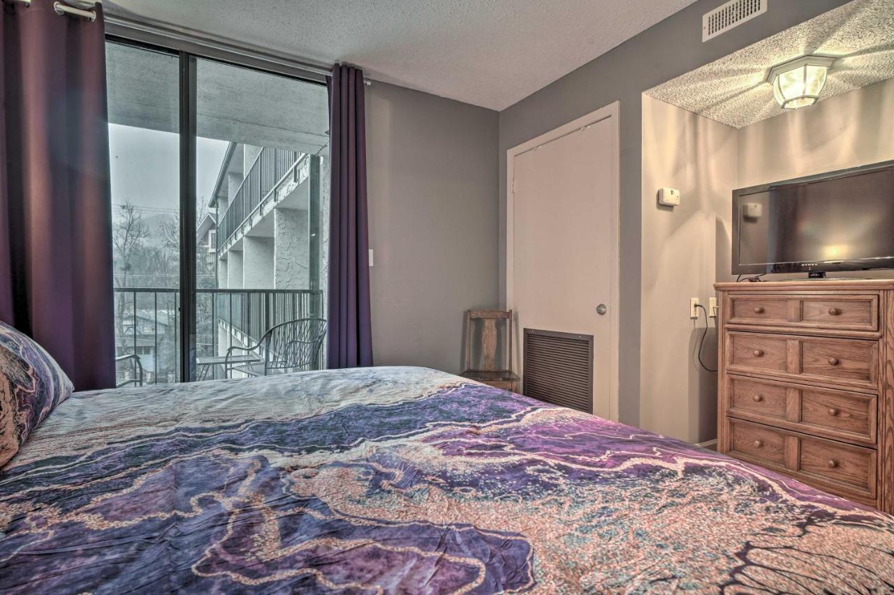 Cozy Downtown Gatlinburg Condo With Pool Access 外观 照片